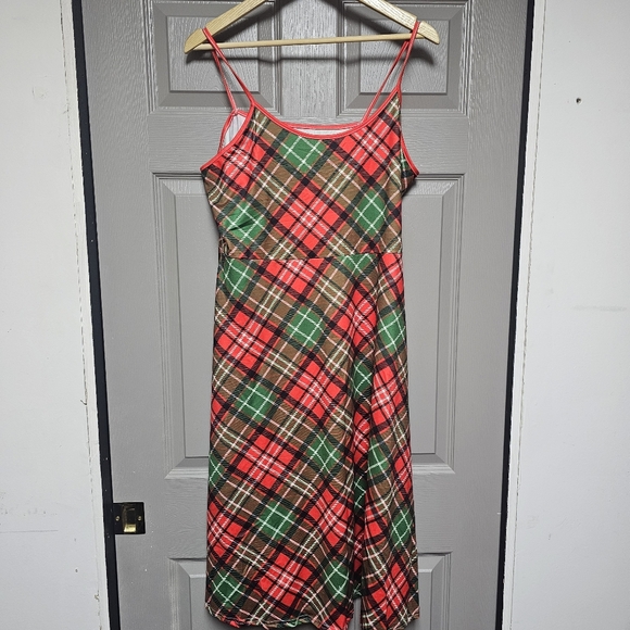 Plaid Red and Green Dress with Belt Christmas Party - Picture 3 of 6